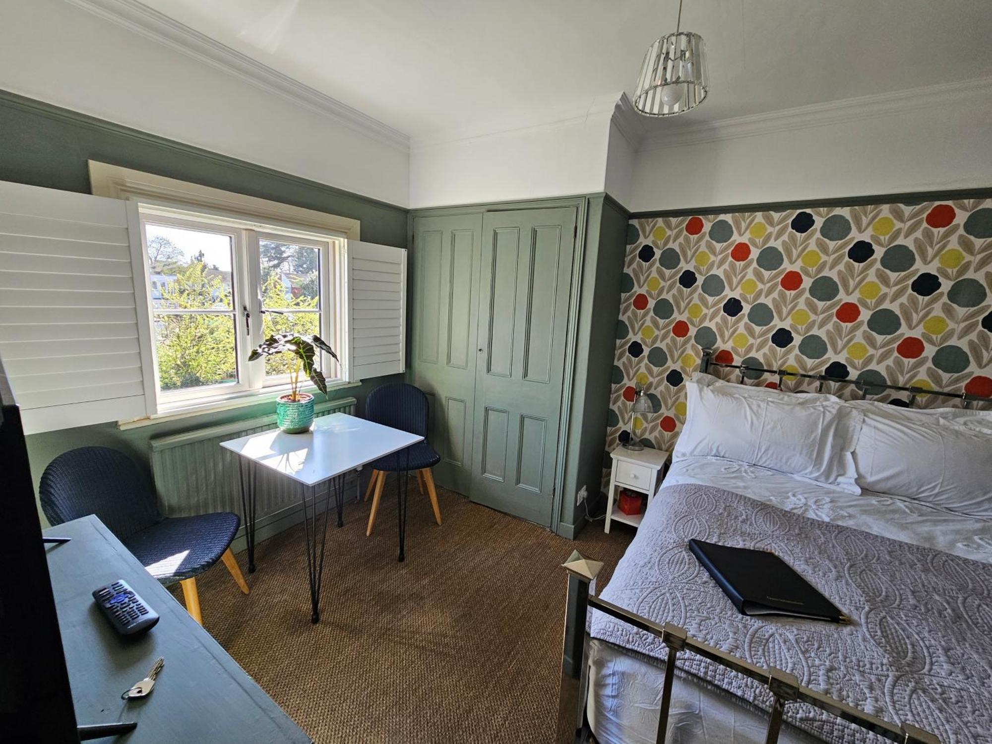 The Lodge Stanwell Exteriör bild